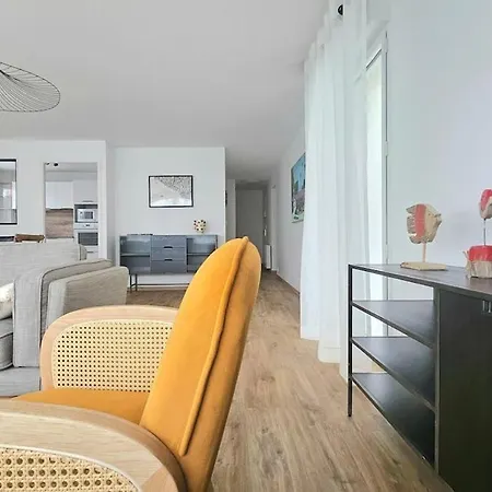 Jomoka Apartment