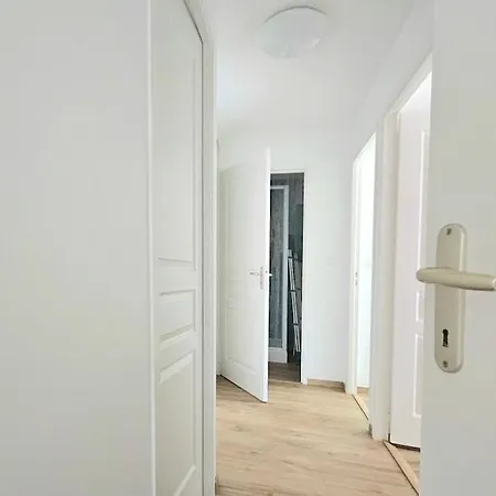Apartment Jomoka Royan